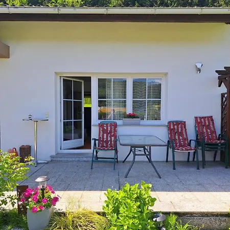 Haus Beim Wasser Im Grünen In Sehr Ruhiger Lage!! *
