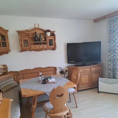 Haus Beim Wasser Im Gruenen In Sehr Ruhiger Lage!!