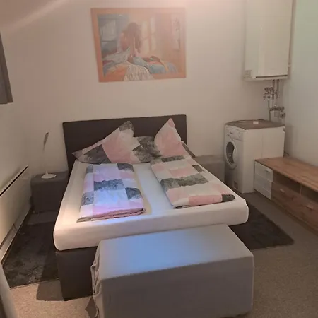 Haus Beim Wasser Im Grünen In Sehr Ruhiger Lage!!