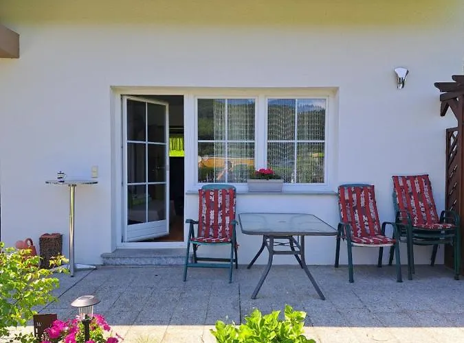 Haus Beim Wasser Im Gruenen In Sehr Ruhiger Lage!! *